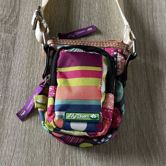 NWOT … LILY BLOOM Crossbody Purse - Picture 1 of 5